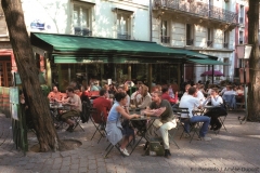 Ein Café in der Rue Paul Albert am Montmartre