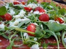 Rucola-Salat mit Cherrytomaten und Pecorino
